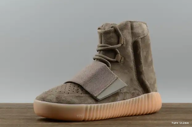 hype adidas Boost Light 750 Yeezy Brown BY2456 0327